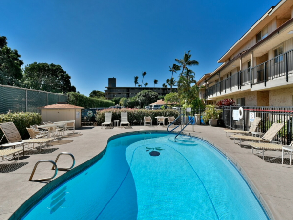 Luxury Oceanfront Condo in West Maui - Stunning Views & Amenities